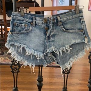 One Teaspoon denim shorts size 25 medium wash
